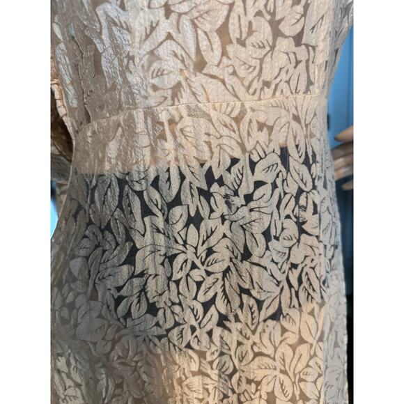 Vintage 1960s French Lace Gown Robe • Centre National du Costume
medium - Picture 14 of 16